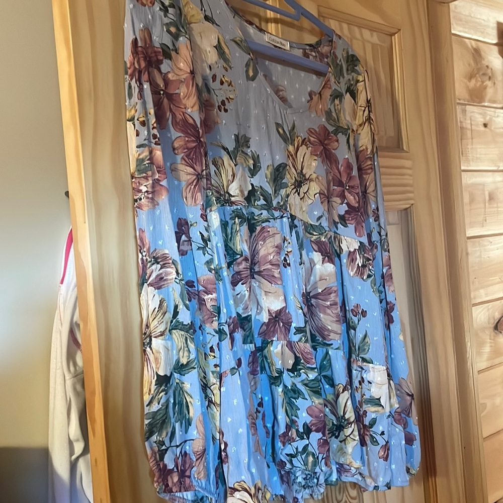 Woman’s blouse-
